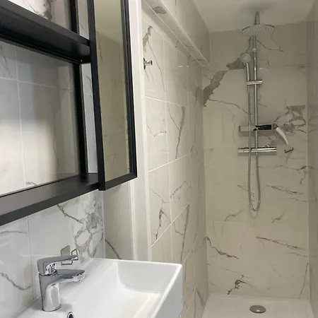 Bright New 32 M Cocoon Apartment